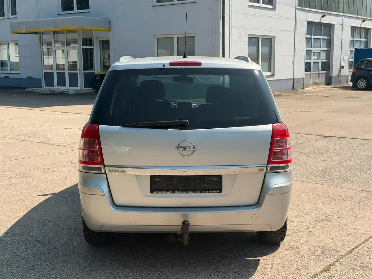 Gebraucht Opel Zafira 140 PS (102 kW) 2008 Silber Van / Kleinbus