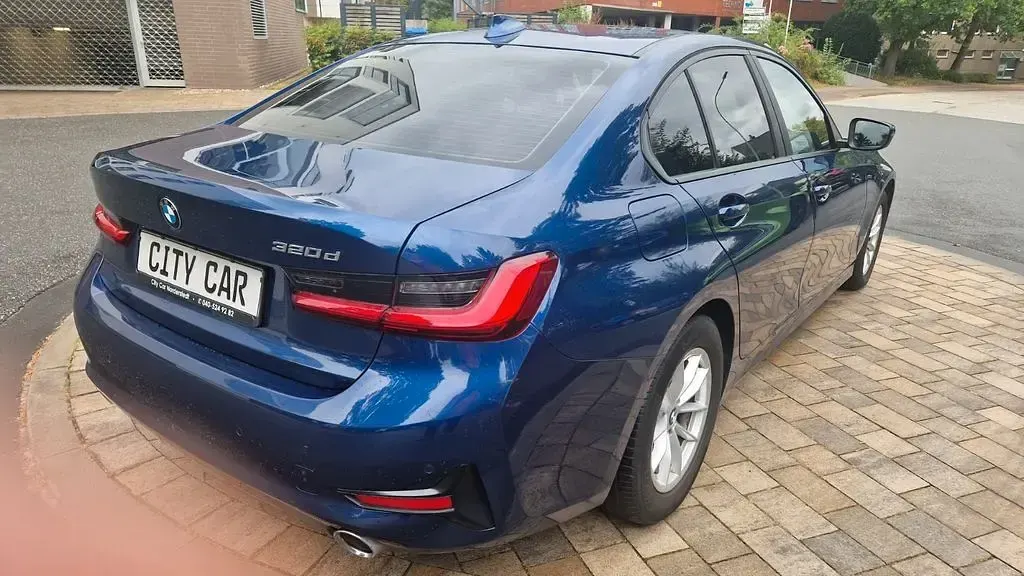 Gebraucht BMW 320 Advantage 190 PS (139 kW) 2021 Blau Limousine