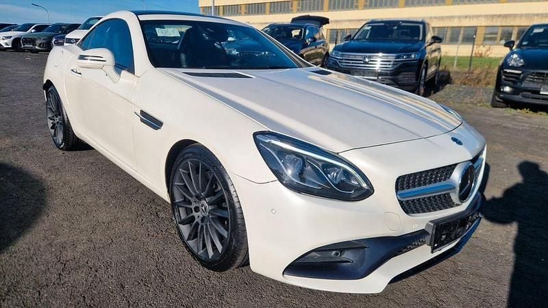 Gebraucht Mercedes SLC300 245 PS (180 kW) 2018 Diamantweiss designo Cabrio