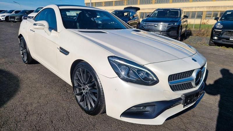 Diamantweiss designo Gebraucht 2018 Mercedes SLC300 Cabrio | 28.999 € (Fairer Preis) - Bild 1/4