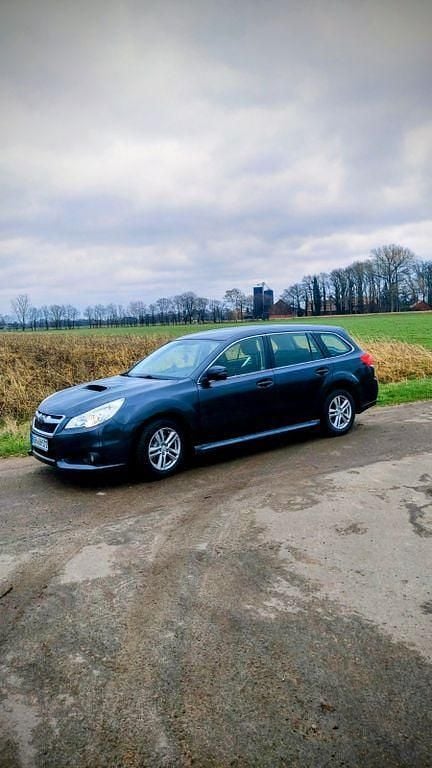 Gebraucht Subaru Legacy Trend 150 PS (110 kW) 2014 Grau Kombi
