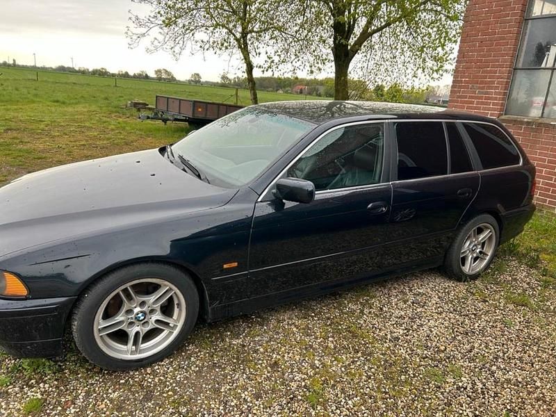 Blau Gebraucht 2000 BMW 520 Kombi | 2.500 € (Superpreis) - Bild 1/4