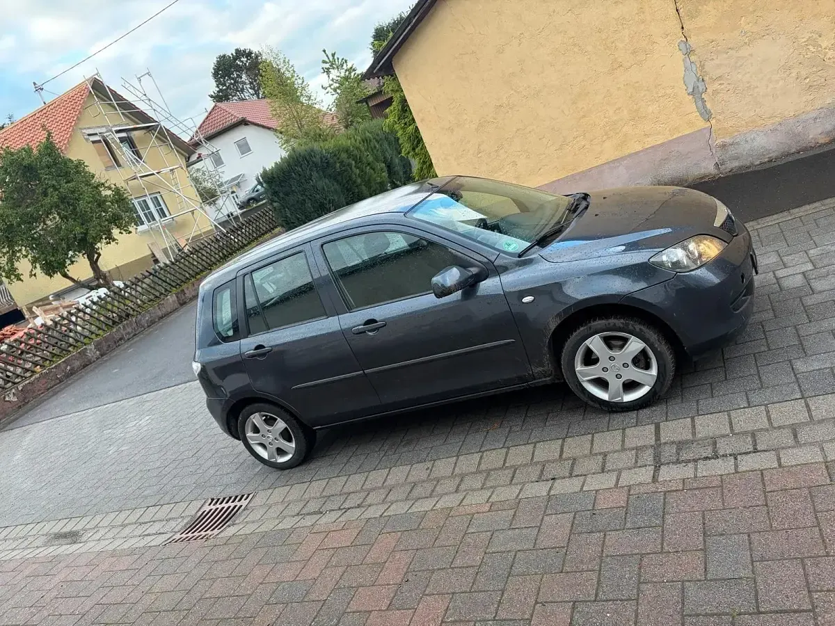 Gebraucht Mazda 2 80 PS (58 kW) 2007 Grau Kleinwagen