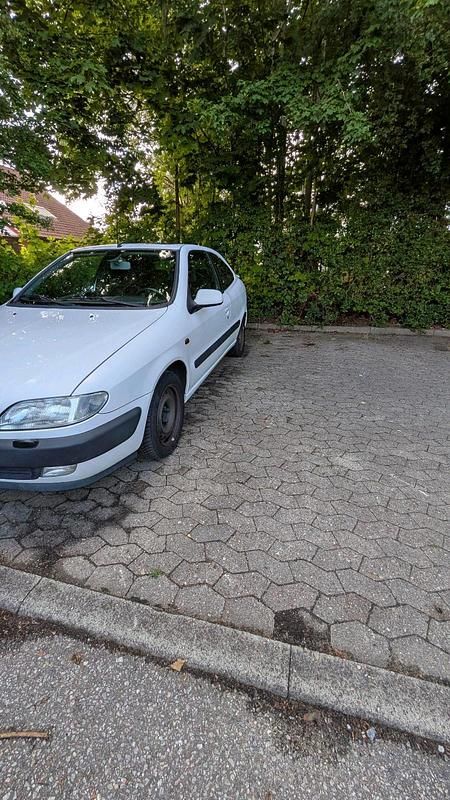 Weiß Gebraucht 1998 Citroën Xsara Limousine | 1.150 € (Etwas zu teuer) - Bild 1/4