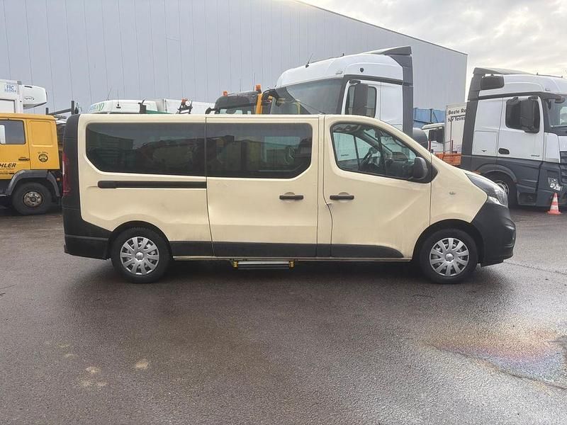 Gebraucht Opel Vivaro 145 PS (106 kW) 2018 Beige Van / Kleinbus