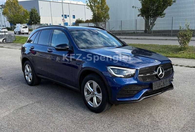 Blau Gebraucht 2020 Mercedes GLC200 AMG SUV | 37.890 € (Guter Preis) - Bild 1/4