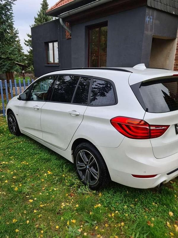 Gebraucht BMW 220 Sport Line 192 PS (141 kW) 2018 Weiß Kombi