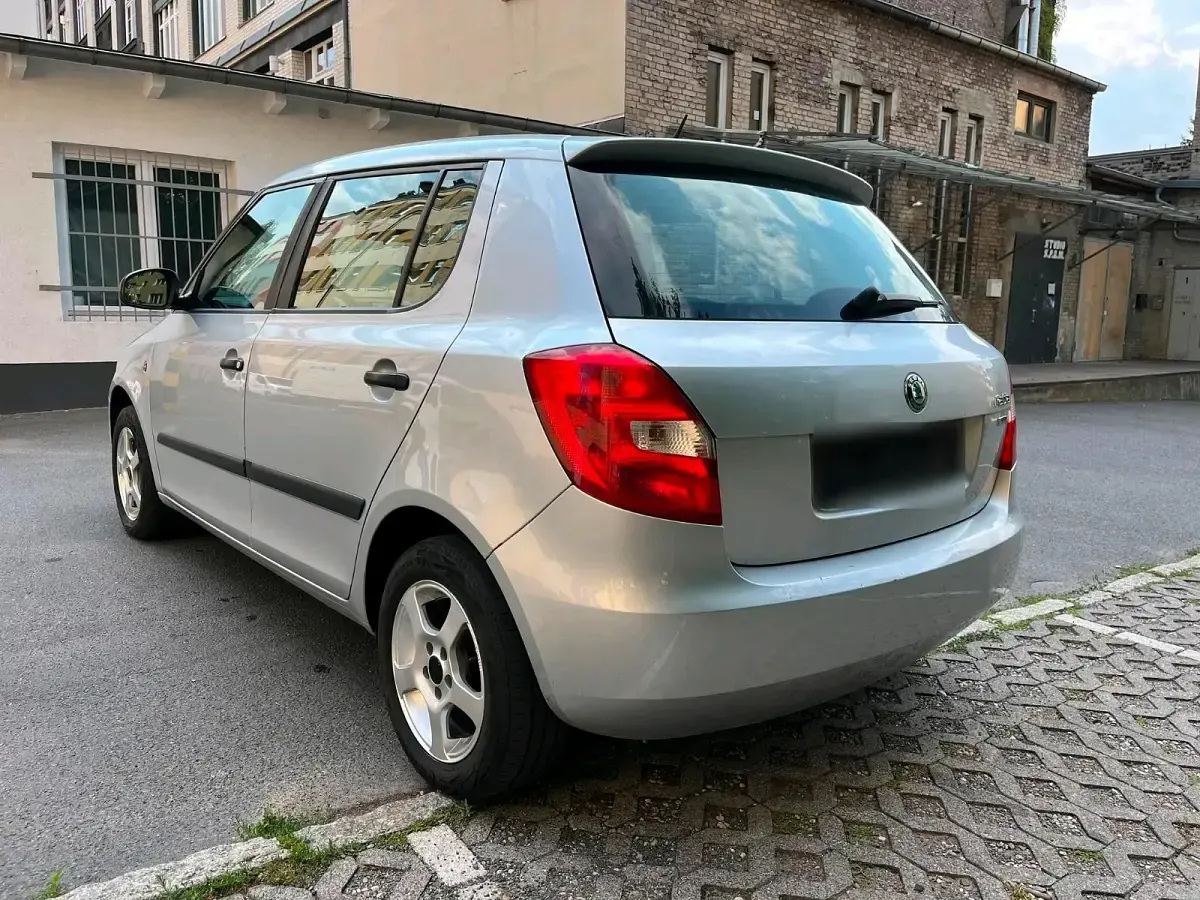 Gebraucht Skoda Fabia 75 PS (55 kW) 2010 Grau Limousine