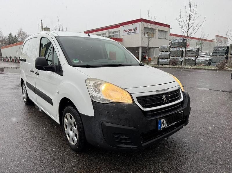 Weiß Gebraucht 2015 Peugeot Partner Van | 3.777 € (Fairer Preis) - Bild 1/4