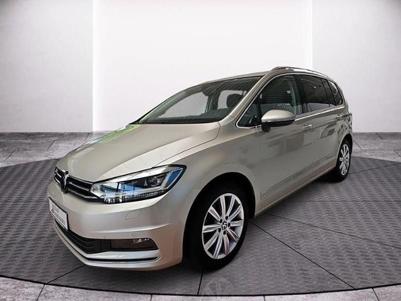 Silber Gebraucht 2024 VW Touran Highline Van / Kleinbus | 35.849 € (Fairer Preis) - Bild 1/4