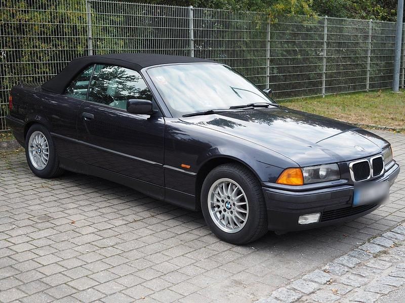 Gebraucht BMW 320 Cabriolet 150 PS (110 kW) 1997 Violet Cabrio