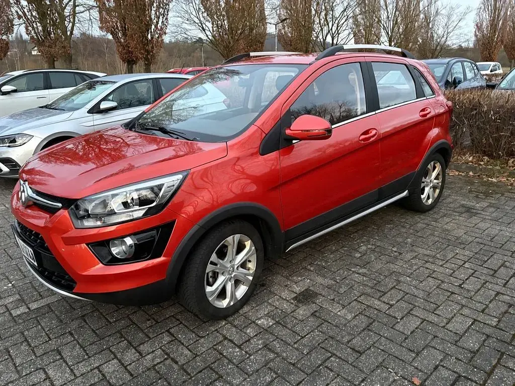 Gebraucht Baic X25 111 PS (81 kW) 2017 Orange SUV