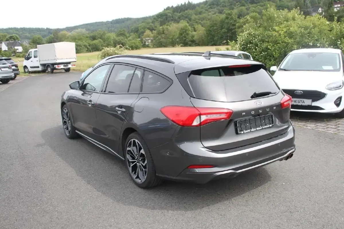 Gebraucht Ford Focus ST-Line 182 PS (133 kW) 2020 Grau Kombi