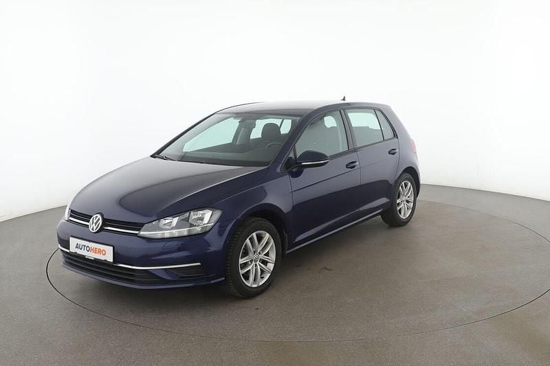 Blau Gebraucht 2018 VW Golf VII Comfortline Limousine | 17.980 € (Guter Preis) - Bild 1/3