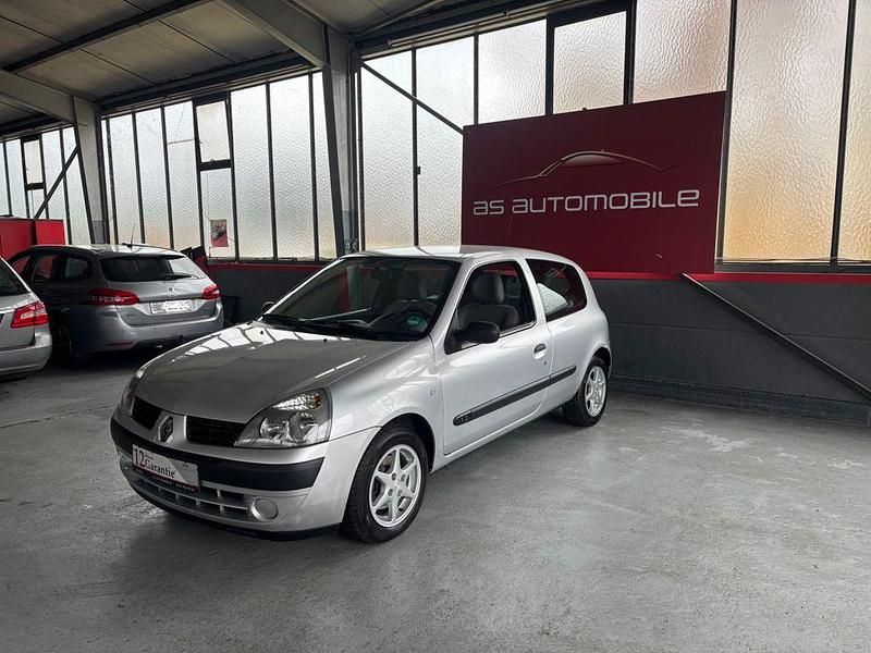Gebraucht Renault Clio II Campus 58 PS (42 kW) 2005 Silber Kleinwagen