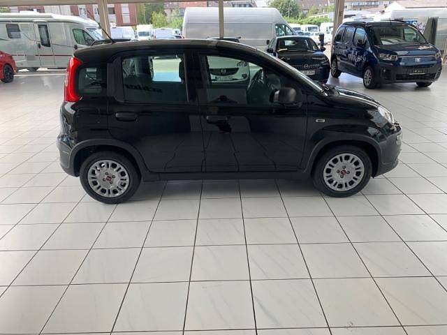 Gebraucht Fiat Panda 69 PS (50 kW) 2024 Cinema schwarz) (schwarz Kleinwagen