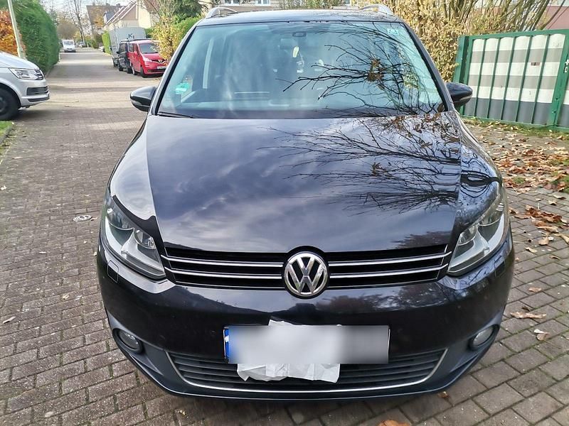Gebraucht VW Touran Cup 143 PS (105 kW) 2015 Schwarz Van / Kleinbus