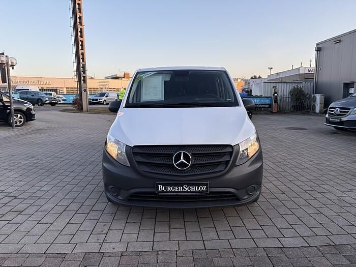 Gebraucht Mercedes Vito 163 PS (119 kW) 2023 Arktikweiß Van