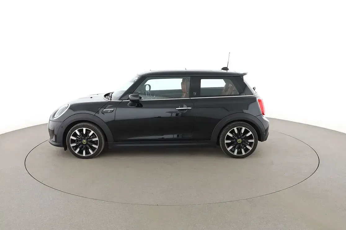 Gebraucht Mini Cooper SE 135 kW (184 PS) 2023 Schwarz Kleinwagen