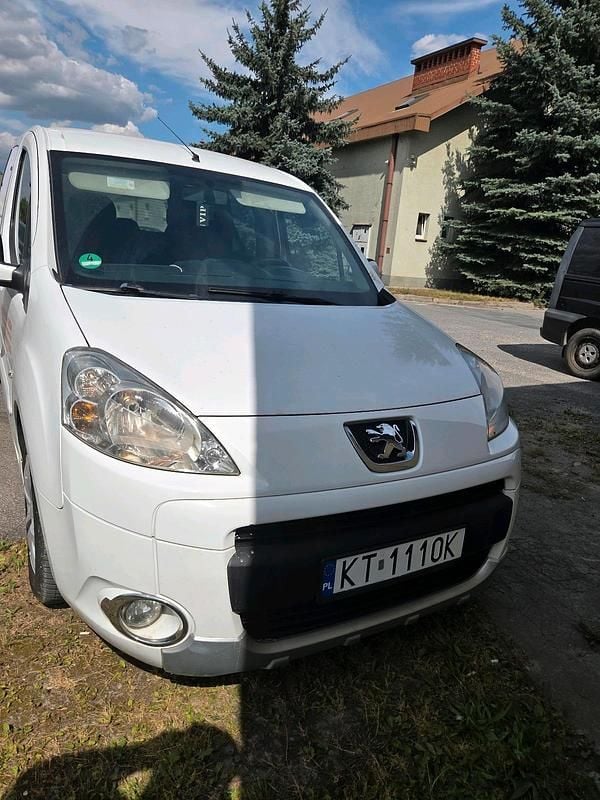 Weiß Gebraucht 2010 Peugeot Partner Van | 3.900 € (Fairer Preis) - Bild 1/4