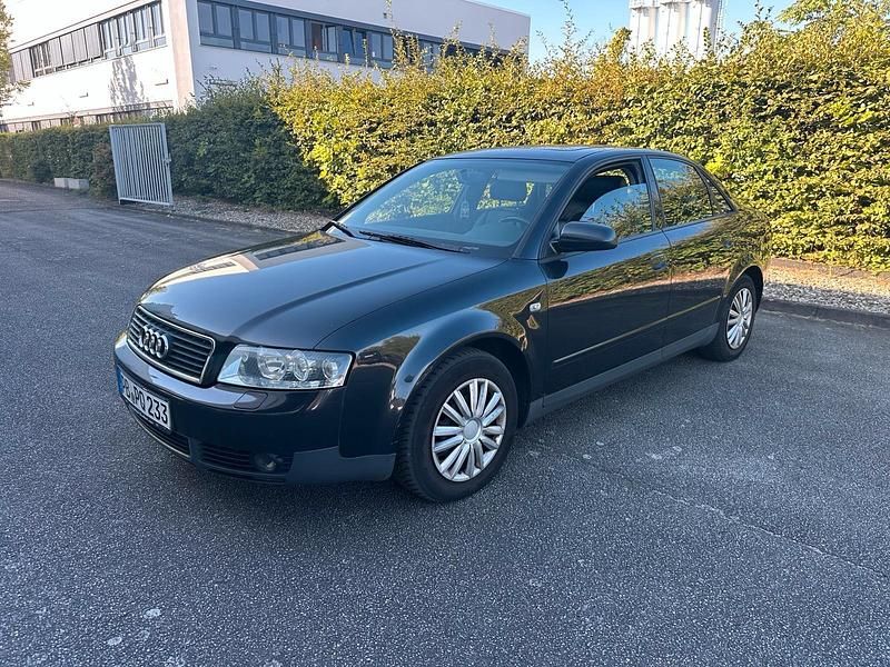 Schwarz Gebraucht 2002 Audi A4 Limousine | 1.000 € (Guter Preis) - Bild 1/4