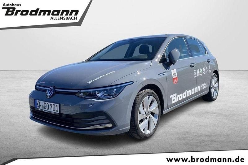 Mondsteingrau Gebraucht 2023 VW Golf VIII Style Limousine | 25.945 € (Fairer Preis) - Bild 1/4