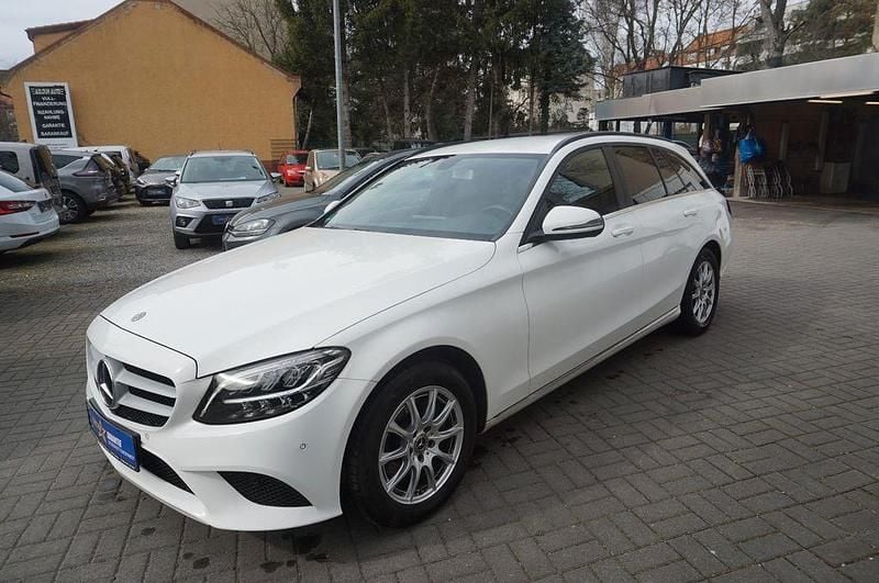 Gebraucht Mercedes C200 150 PS (110 kW) 2018 Weiß Limousine