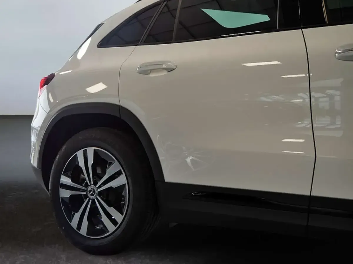 Gebraucht Mercedes GLA200 Progressive 150 PS (110 kW) 2026 Weiß unilack polarweiß SUV