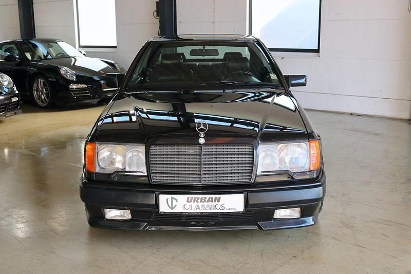 Second-hand Mercedes E300 AMG 272 CP (200 kW) 1992 Negru Coupe