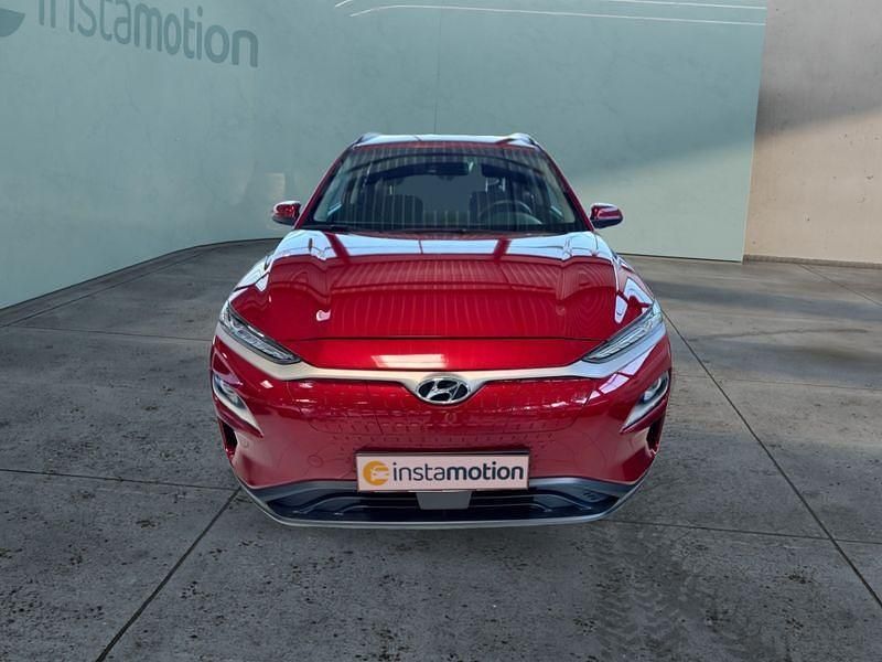 Gebraucht Hyundai Kona 100 kW (136 PS) 2021 Rot SUV