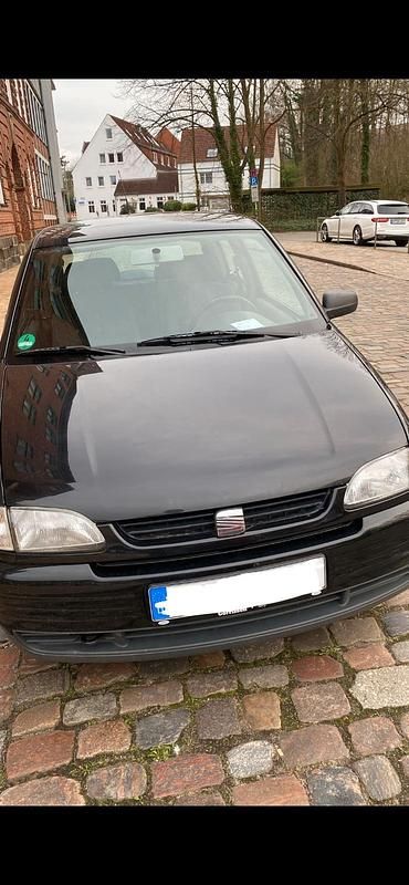 Schwarz Gebraucht 2000 Seat Arosa Kleinwagen | 1.350 € (Etwas zu teuer) - Bild 1/4