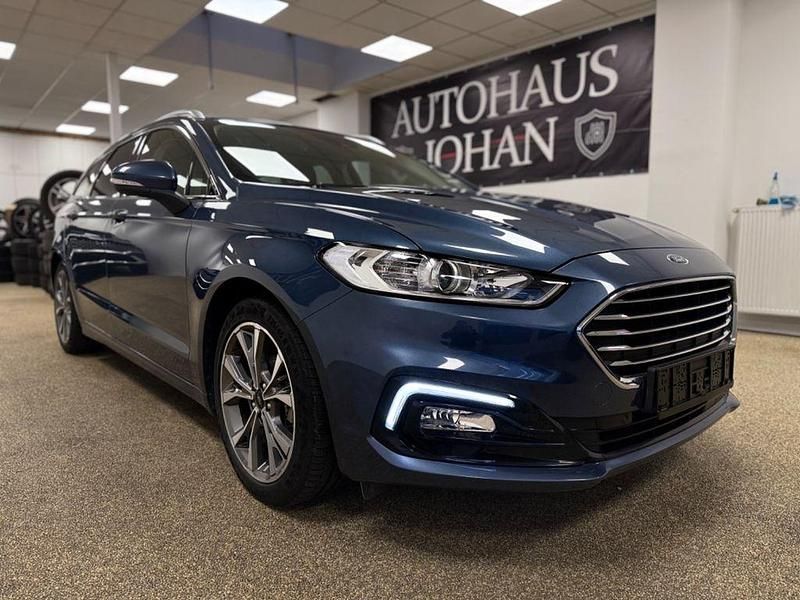 Blau Gebraucht 2022 Ford Mondeo Titanium Limousine | 19.990 € - Bild 1/4