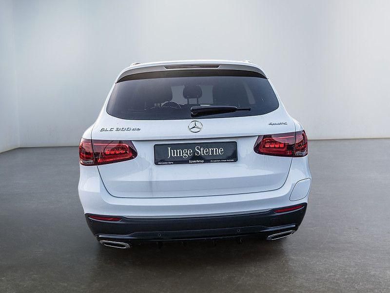 Gebraucht Mercedes GLC300e AMG 306 PS (225 kW) 2021 Weiß SUV