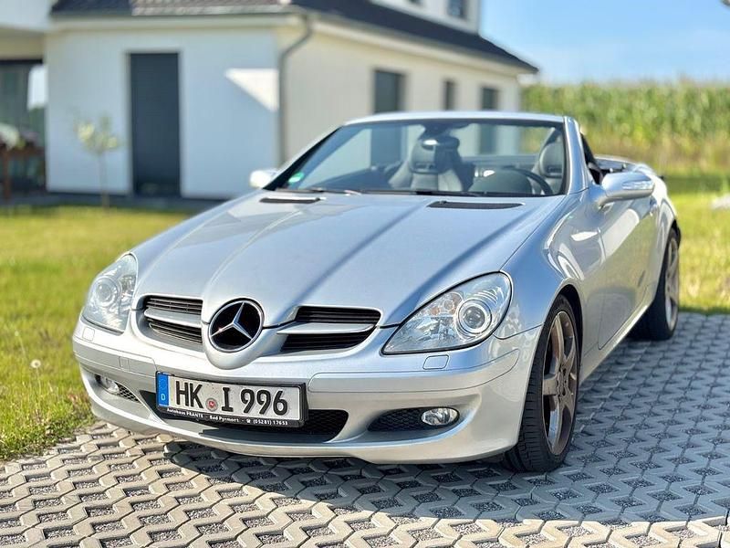 Silber Gebraucht 2005 Mercedes SLK350 Cabrio | 9.800 € (Guter Preis) - Bild 1/4