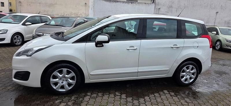 Gebraucht Peugeot 5008 Access 114 PS (83 kW) 2014 Weiß Van / Kleinbus