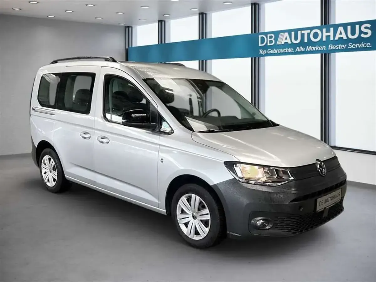 Second-hand VW Caddy 122 CP (89 kW) 2022 Argintiu Monovolum