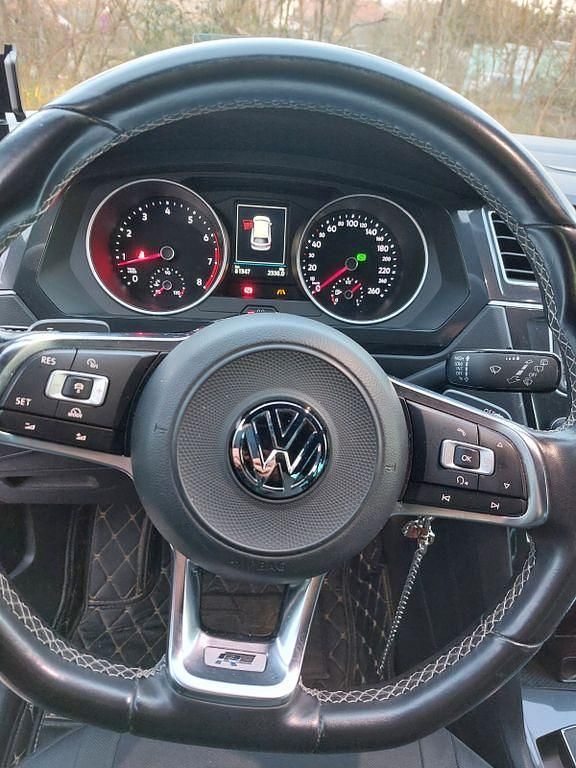 Second-hand VW Tiguan Highline 150 CP (110 kW) 2017 Negru SUV