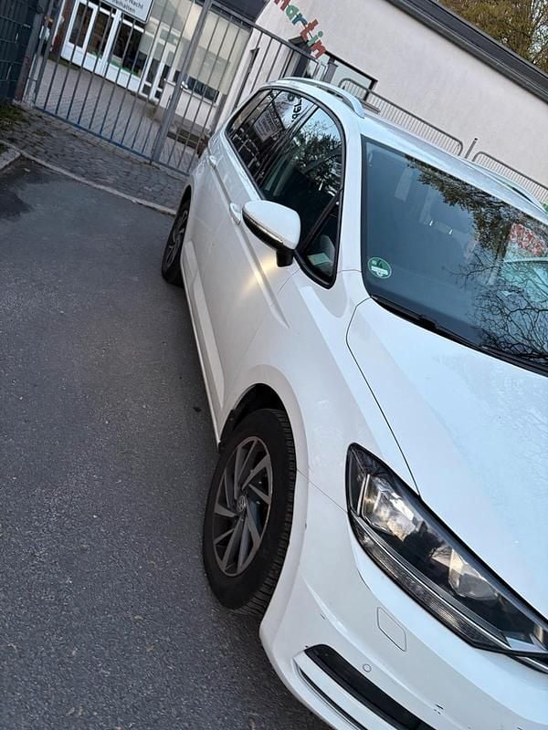 Gebraucht VW Touran 2018 Weiß Van / Kleinbus