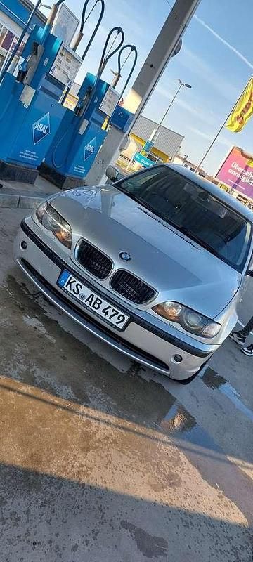 Silber Gebraucht 2002 BMW 320 M Sport Limousine | 2.200 € (Fairer Preis) - Bild 1/4