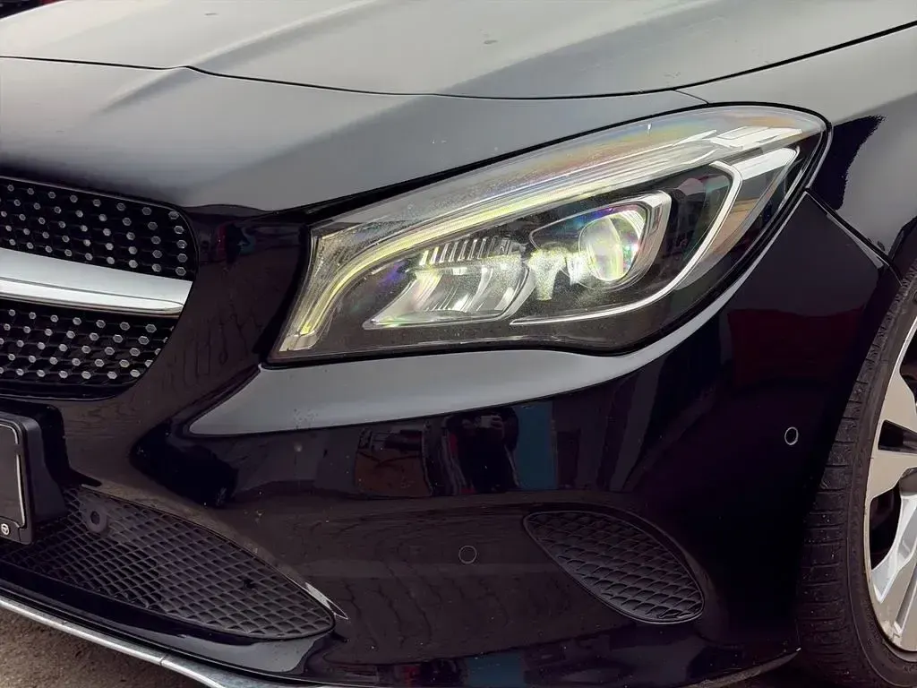 Gebraucht Mercedes CLA220 Urban 177 PS (130 kW) 2016 Nachtschwarz Limousine