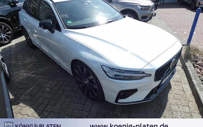Gebraucht Volvo V60 Ultimate 197 PS (144 kW) 2024 Weiß Kombi