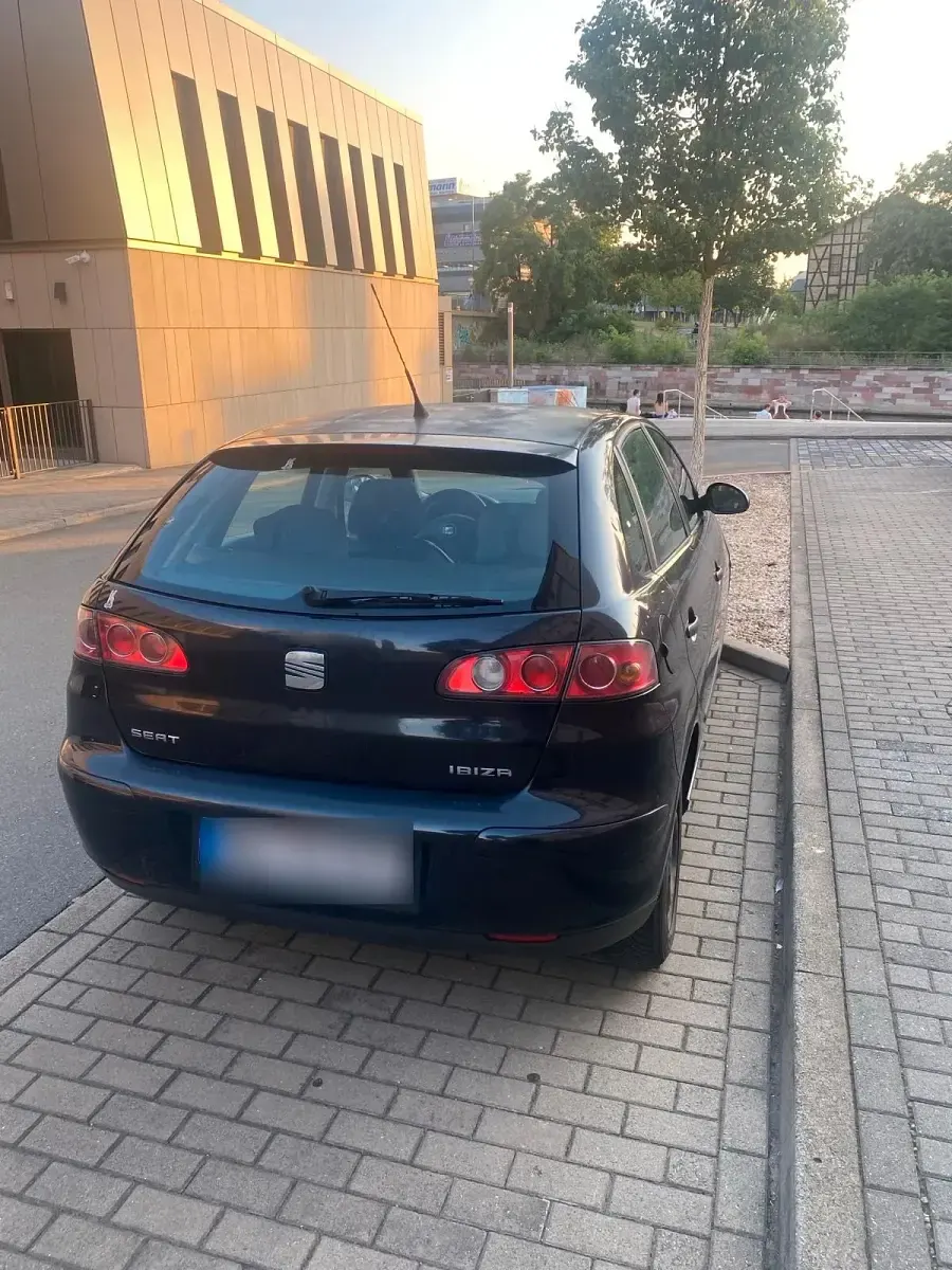 Gebraucht Seat Ibiza 64 PS (47 kW) 2004 Schwarz Kleinwagen