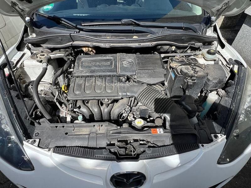 Gebraucht Mazda 2 Inclusive 103 PS (75 kW) 2012 Weiß Kleinwagen