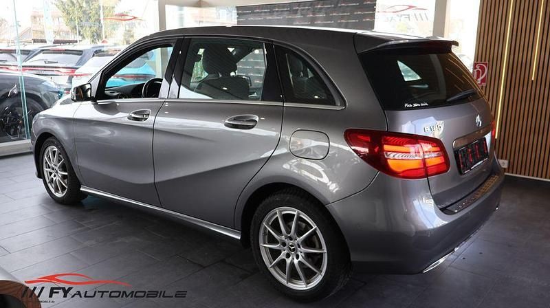 Gebraucht Mercedes B180 Style 122 PS (89 kW) 2018 Mountaingrau  met. Van / Kleinbus