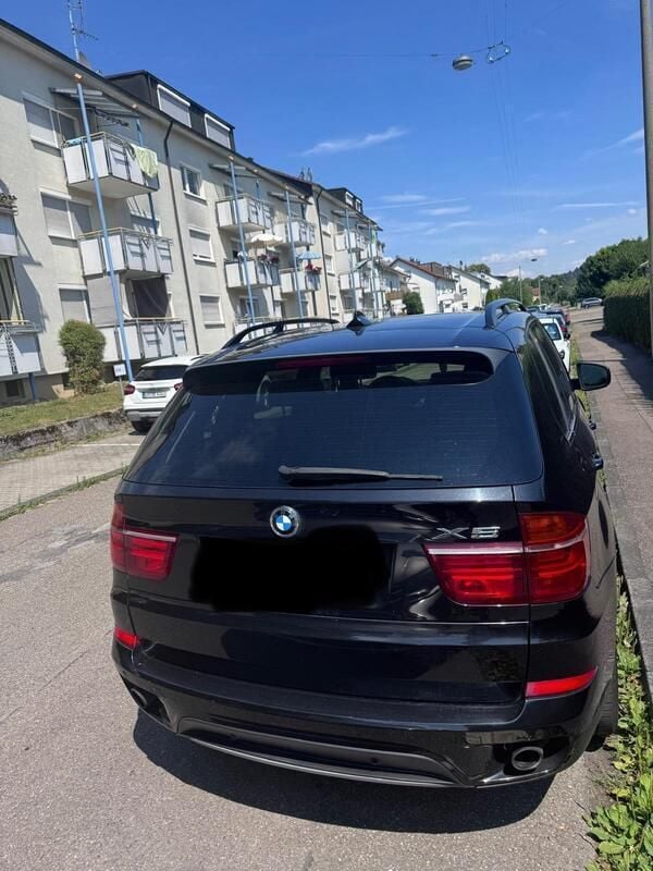 Schwarz Gebraucht 2010 BMW X5 SUV | 12.500 € (Etwas zu teuer) - Bild 1/4