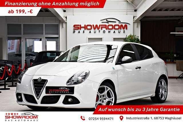 Weiß Gebraucht 2014 Alfa Romeo Giulietta Quadrifoglio Verde Limousine | 17.190 € (Fairer Preis) - Bild 1/4