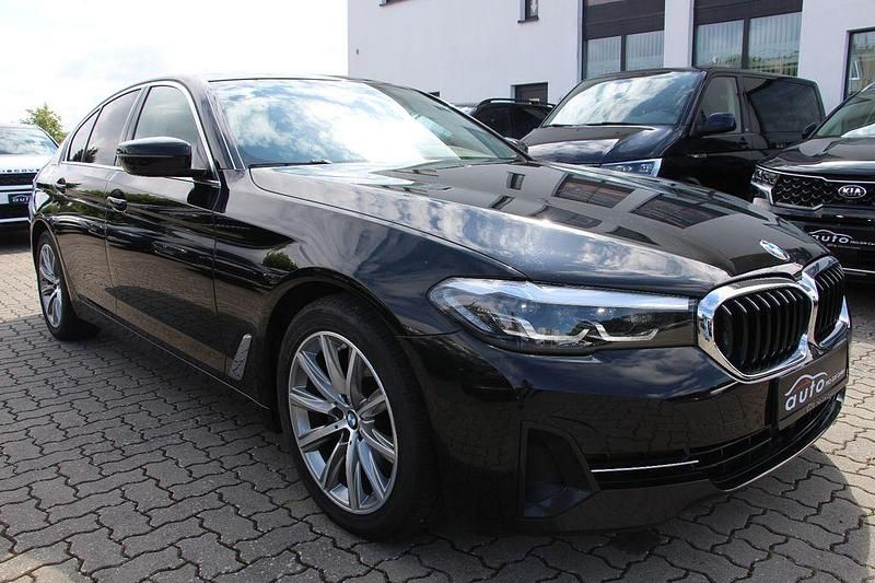 Gebraucht BMW 520 Sport Line 190 PS (139 kW) 2022 Schwarz Limousine