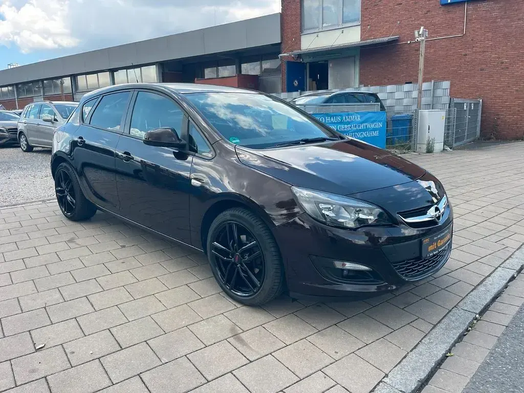 Gebraucht Opel Astra Style 140 PS (102 kW) 2015 Braun Limousine