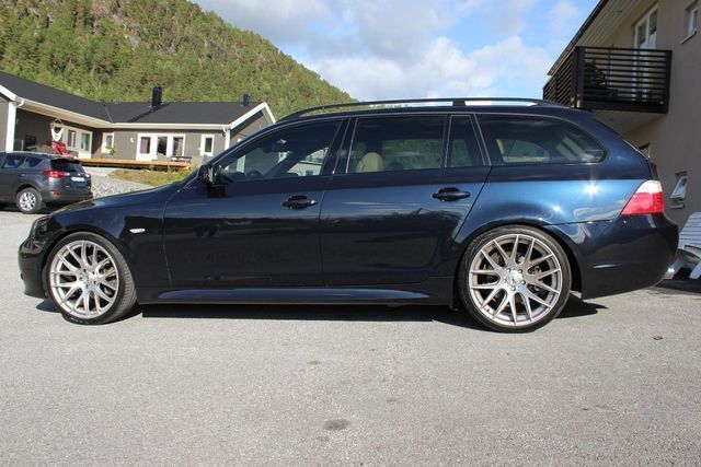 Gebraucht BMW 530 M Sport 235 PS (172 kW) 2008 Schwarz metallic Kombi