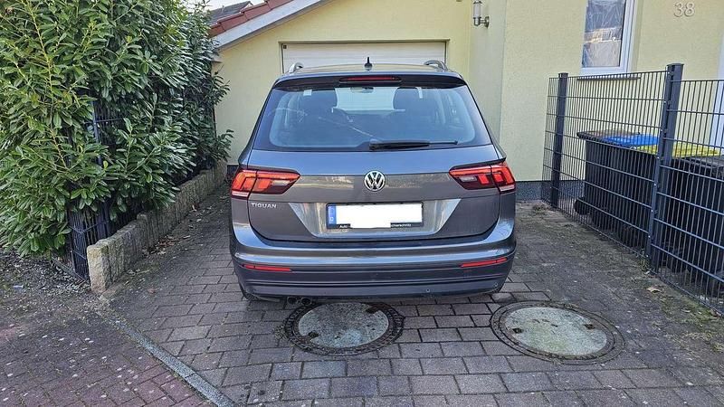 Gebraucht VW Tiguan Trendline 116 PS (85 kW) 2018 Grau SUV